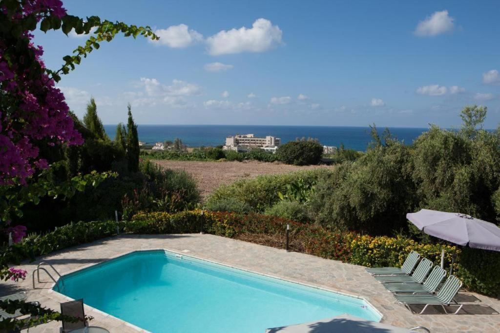 Banana Sunset Villas Пафос Екстериор снимка